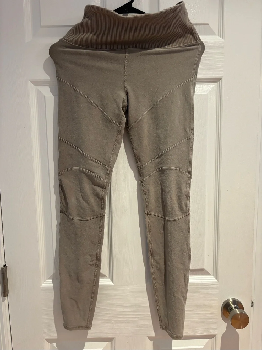 ALO Yoga High-Waist Ribbed Leggings in Light Taupe